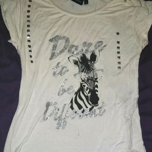 DARE TO BE DIFFERENT T-SHIRT